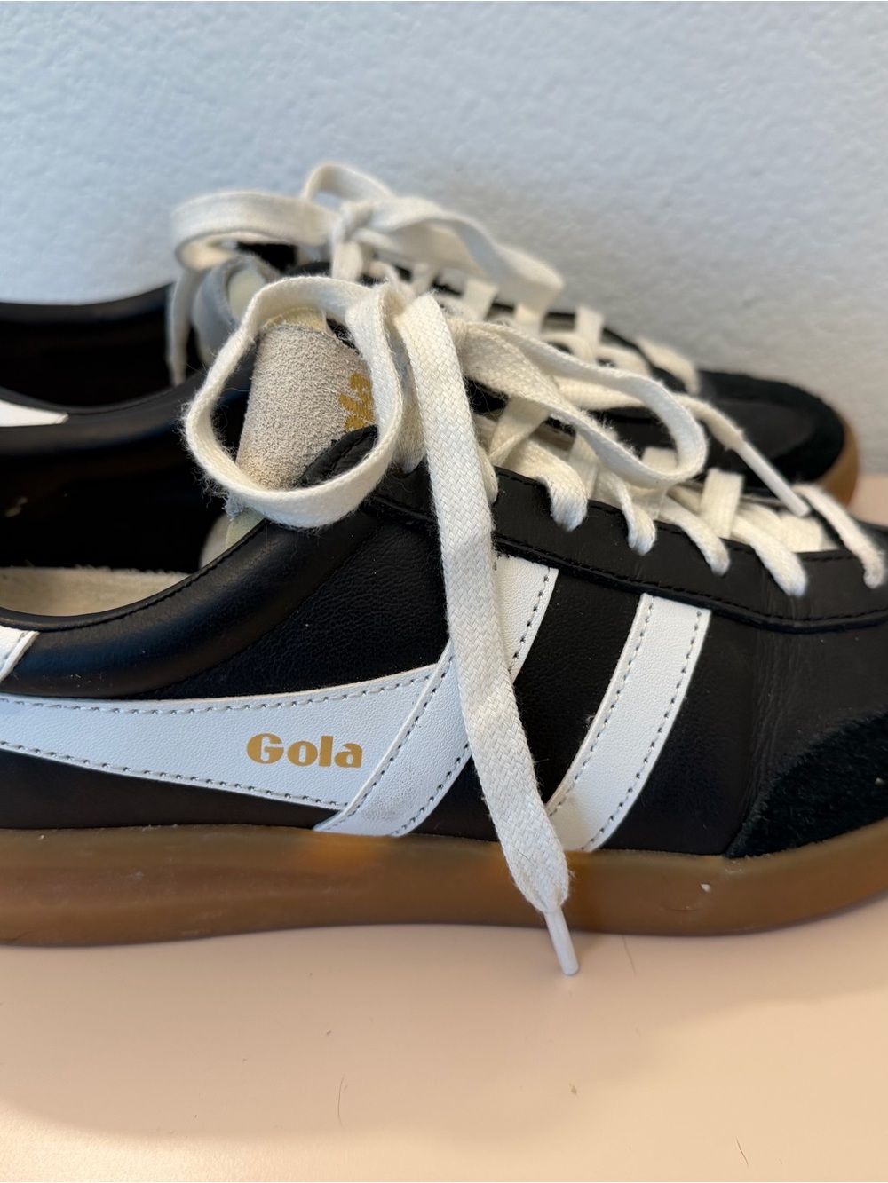 Gola Classics Women's Black & White Low-Top Sneakers with Gum Sole - Picture 4 of 6